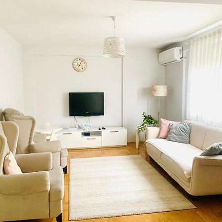 Cozy City Center Apartment Prizren Exteriör bild