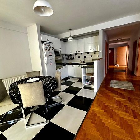 Cozy City Center Apartment Prizren Exteriör bild