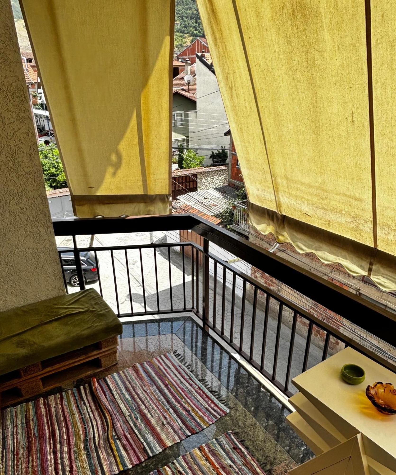 Cozy City Center Apartment Prizren Exteriör bild